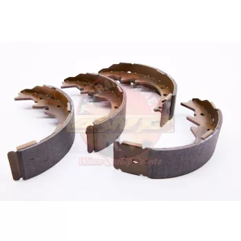   Terrain Tamer Fékpofa készlet hátra Toyota Hilux LN 46 60 61 65 85 RN 36 46 85 1979->