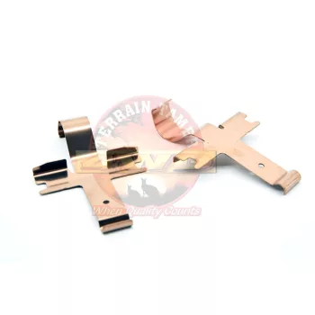   Terrain Tamer Rögzítőrugó DB1365TT fékbetéthez előre Toyota Landcruiser FZJ 76 HZJ 71 76 FZJ HDJ HZJ 78 79 80 VDJ 76 78 79 1992->