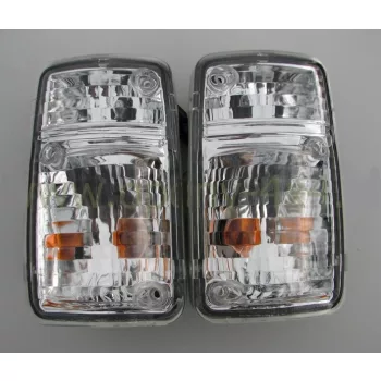   Front crystal-white index and position lamp pair for Nissan Patrol GR Y60 1987-1995