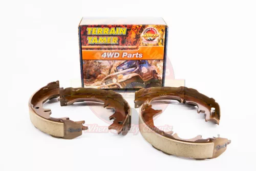 Terrain Tamer Kézifék pofa készlet Toyota FJ Curiser 2010-> Landcruiser FZJ VDJ 76 78 79 HZJ 78 79 GDJ TRJ 150 GRJ KDJ 120 150 KZJ RZJ 120 90 95 VZJ 90 95 1996->
