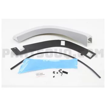   Toyota Landcruiser OEM right rear fender flares GRJ73 2009->