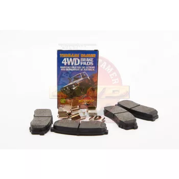   Terrain Tamer Fékbetét és rögzítő készlet (Rear Brake Pads & Fitting Kit) Toyota Landcruiser FJ 80 FZJ HZJ 105 70 75 76 FZJ HDJ HZJ 78 79 80 HZJ 73 VDJ 76 78 79 GDJ GRJ KDJ TRJ 150 GRJ KDJ KZJ RZJ 120 KZJ 78 95 RZJ 95 1991->