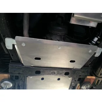   F4x4 aluminium transfer case cover protects manual Nissan Patrol Y61