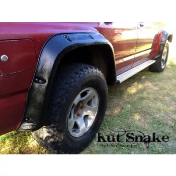   Kut Snake fender flares 100 mm.  It also fits 3 and 5 door models.   REAR SET