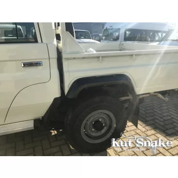   Kut Snake plastic fender flares Toyota Land Cruiser 79 double cab pick-up truck