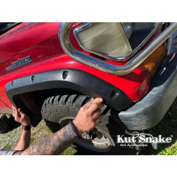   Kut Snake plastic wheel arch flare Toyota Land Cruiser LJ70, KZJ70 (5 doors)1990-